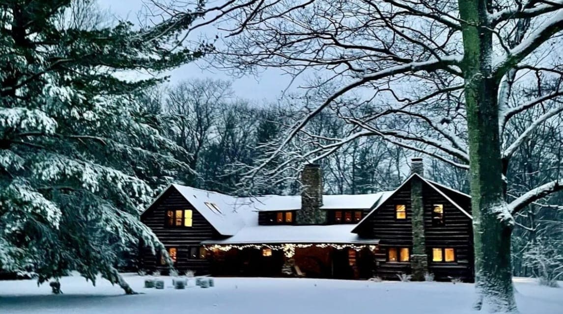 Log Lodge Estate