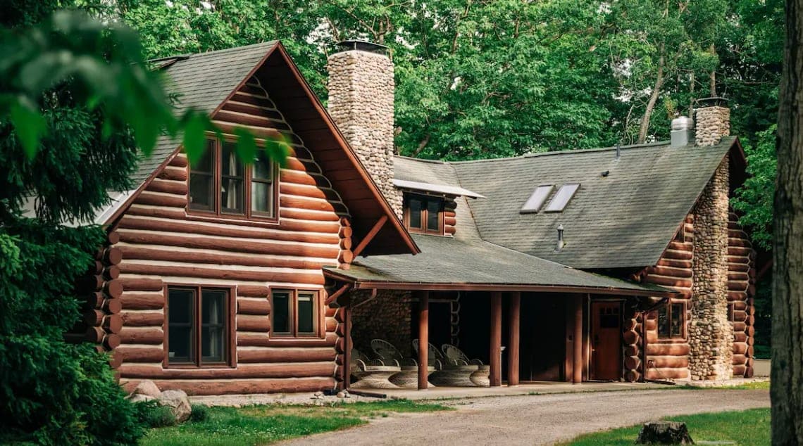 Log Lodge Estate